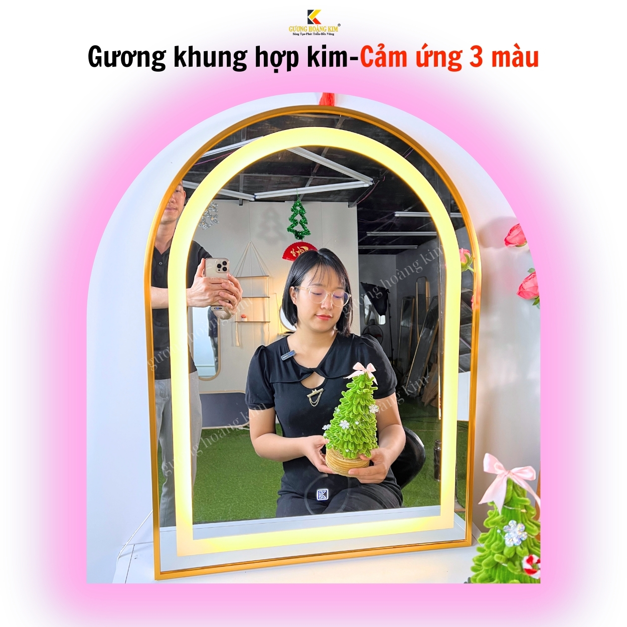 Gương Trang Điểm Treo Tường Dáng Mái Vòm