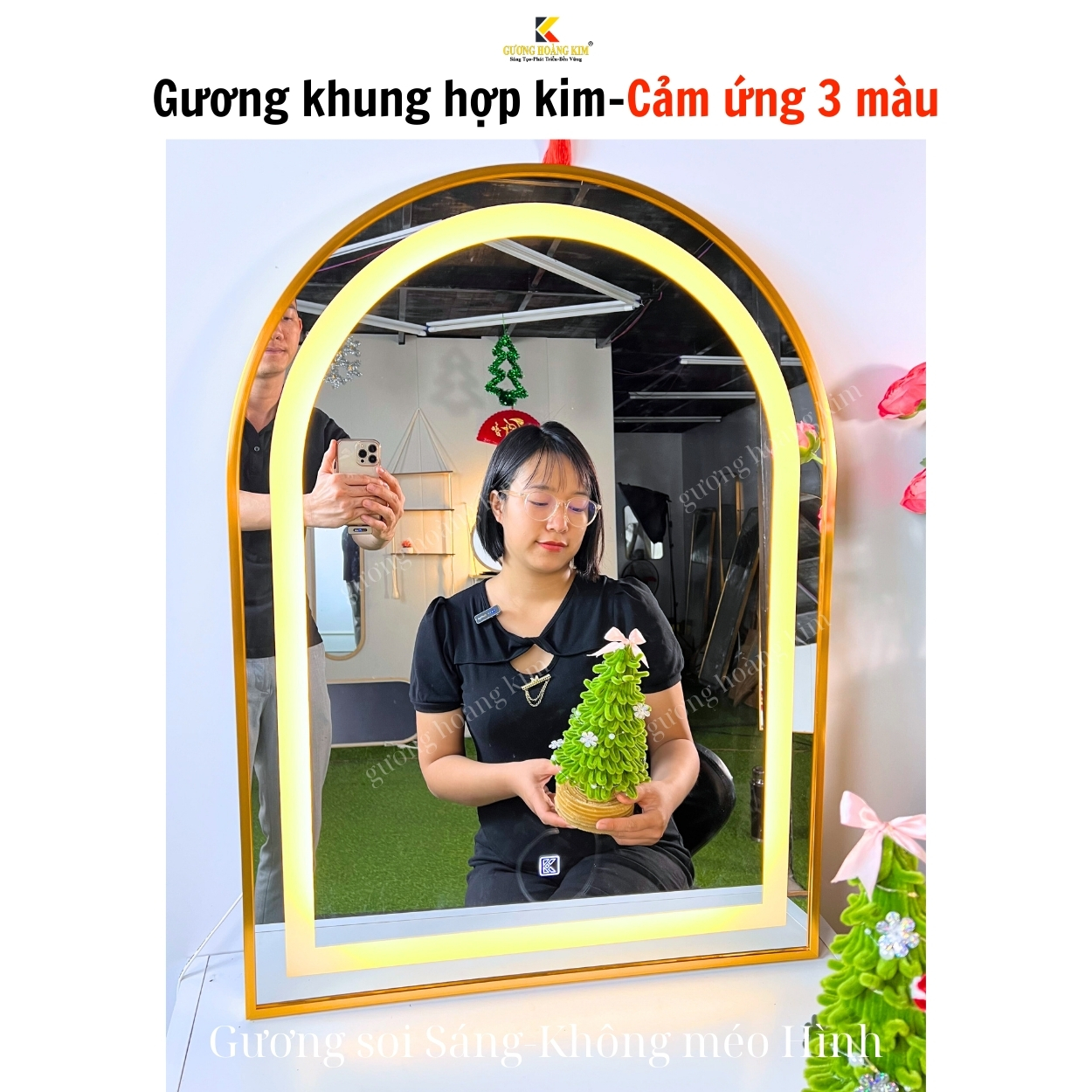 Gương Trang Điểm Treo Tường Dáng Mái Vòm