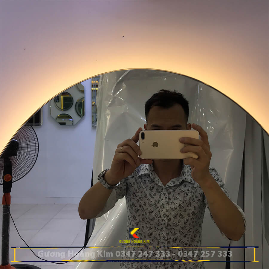 Gương đèn led hoàng kim tính năng cảm ứng phá sương, đồng hồ nhiệt độ, loa bluetooth cao cấp – guonghoangkim mirror HK-2002V