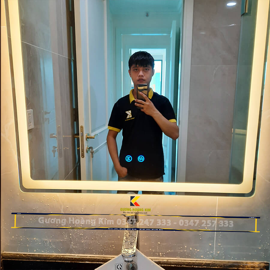 Gương cảm ứng đèn led treo tường chữ nhật nhà tắm trang điểm thông minh guonghoangkim mã HK3001 – Bản tiêu chuẩn